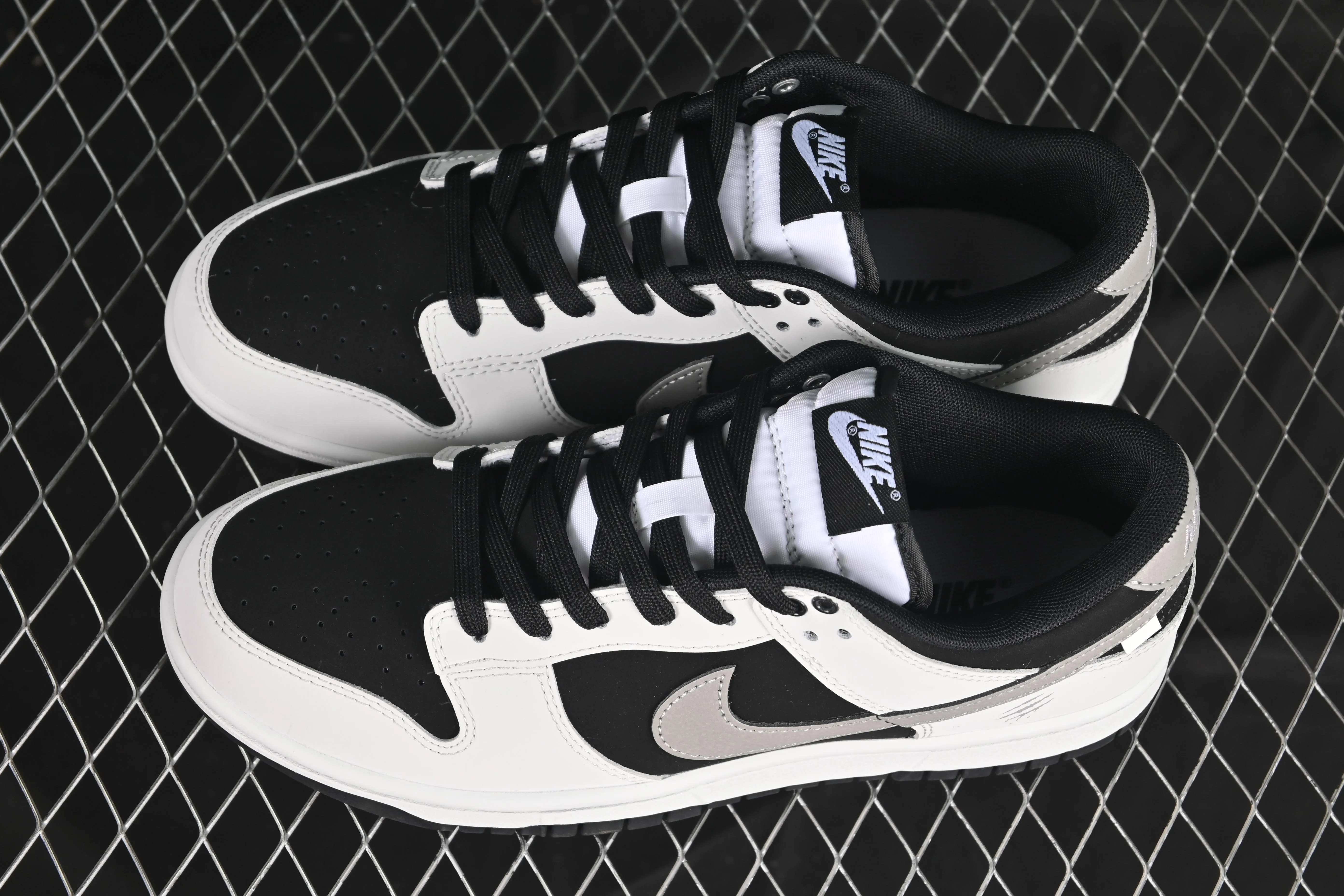 All categories Nk SB Dunk Series Nk SB Dunk Low High-end customized low-top sneakers Nike SB Dunk Low Pioneer Knight Anniversary high-end customized low-top casual sneakers WB0414-002